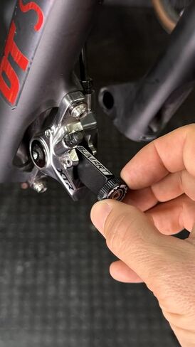 SUMART UBB-40 Universal Bleed Block for Hydraulic Disc Brake Maintenance, Piston Alignment Tool, Protects Ceramic Pistons, Fits Most Bike Brakes in Saudi Arabia