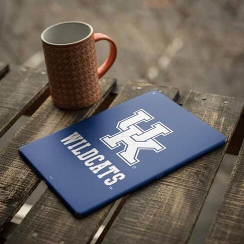 Skinit Skinit Tablet Skinner مع iPad Air 13in M2 (2024) - جامعة كنتاكي في المملكة المتحدة تصميم Wildcats in Saudi Arabia