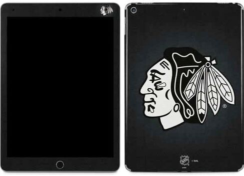 Skinit Skinit Tablet Sweat متوافق مع Ipad Air 13in M2 (2024) - تصميم NHL Chicago Blackhawks للخلفية الأسود المرخص رسميًا in Saudi Arabia