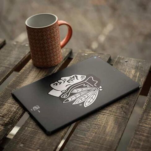 Skinit Skinit Tablet Sweat متوافق مع Ipad Air 13in M2 (2024) - تصميم NHL Chicago Blackhawks للخلفية الأسود المرخص رسميًا in Saudi Arabia