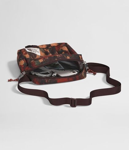 The North Face Berkeley Crossbody Bag | حزام قابل للتعديل ، والتشطيب المائي ، والمقسم الداخلي والجيب الخارجي ، والبلاطة الحجرية ، وحجم واحد in Kuwait