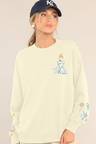 Magic Kingdom Sweatshirt Women Embroidered Princess Sweater Cute Fairy Shirt Family Vacation Castle Graphic Top in Kuwait