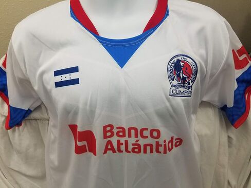 Camisa Blanca Olimpia de Honduras La Camisa de Los Leones Monarcas de Tu Pais con 39 Titulos, Logo Bordado y Bandera Grabada in Saudi Arabia