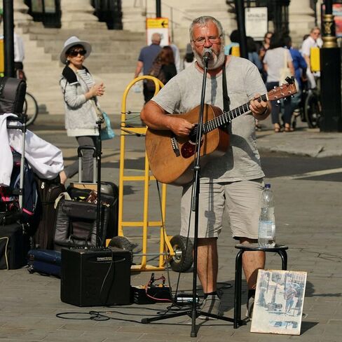COLUBER CABLE Right Angle XLR Female to RCA Male - 6 Feet - Red - Pro 3-Pin Microphone Connector for Powered Speakers, Audio Interface or Mixer for Live Performance & Recording in Kuwait