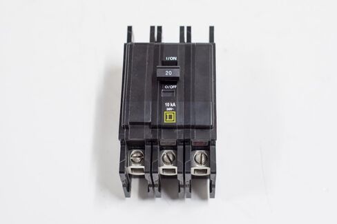 مربع D QOU330 قاطع الدائرة المصغرة 240V/30A/3-POLE in Kuwait