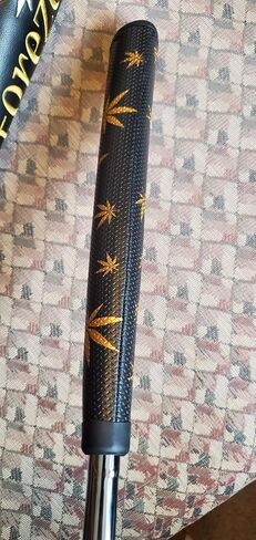 قبضة Gold Gold Putter-قبضة غولف غير قابلة للانزلاق متوسطة الحجم لمعظم الأندية ، والشعور المريح وسهل التحكم-هدية الجولف الجديدة للرجال ، وتصميم أوراق الحياة الخضراء in Saudi Arabia