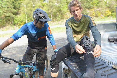 TSG - Elbow Sleeve Joint Pads, Black | Elbow Protection for Men & Women, Cycling, Trail, All Mountain, MTB, Pull Over Design in Kuwait