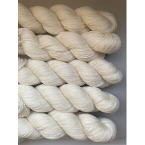 Undyed Fingering Weight Mulberry Silk Yarn 85% Superwash Merino Wool 15% Mulberry Silk 100 gram Hand Dyeing (5 Skeins, Undyed Colour)