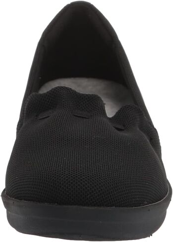 حذاء رياضي Ayla Shine للسيدات من Clarks in Saudi Arabia