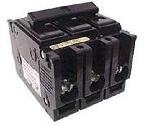 سلسلة Cutler Hammer QC3030H QuickLag ، 30 أمبير ، قاطع نوع QC ، 3 عمود ، قاطع الدائرة ، 240 فولتشر ، 10K AIC in Saudi Arabia