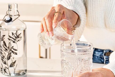 Crystal Bell Cocktail قياس Jigger لـ Bartending - من جانب مزدوج 1 أوقية و 2 أونصة قياس مشروب زجاجي للكوكتيلات مع تعبئة الهدايا الفاخرة - ضرورية بارز في المنزل (حافة الذهب) in Saudi Arabia
