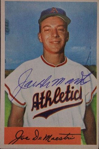 Joe Demaestri (D.16) تم توقيع ألعاب القوى 1954 Bowman #147 توقيع JSA أصيل - بطاقات موقعة بالبيسبول in Saudi Arabia