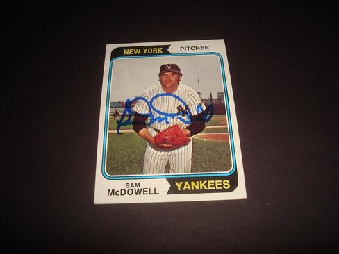 Sam McDowell Yankees 1974 Topps #550 موقعة عشاء مضرب أصلي موقعة - بطاقات موقعة للبيسبول in Saudi Arabia