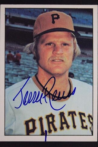 Jerry Reuss Pirates Autographed 1975 SSPC #562 Signed Card RARE 16L - MLB Autographed Baseball Cards in Saudi Arabia