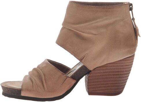 صندل نسائي بكعب باتشولي من OTBT in Kuwait