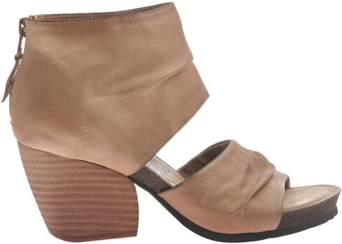 صندل نسائي بكعب باتشولي من OTBT in Kuwait