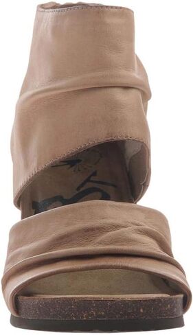 صندل نسائي بكعب باتشولي من OTBT in Kuwait