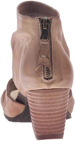 صندل نسائي بكعب باتشولي من OTBT in Kuwait