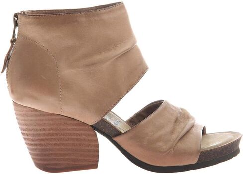 صندل نسائي بكعب باتشولي من OTBT in Kuwait