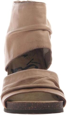 صندل نسائي بكعب باتشولي من OTBT in Kuwait