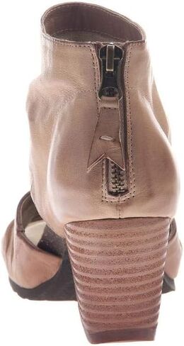 صندل نسائي بكعب باتشولي من OTBT in Kuwait