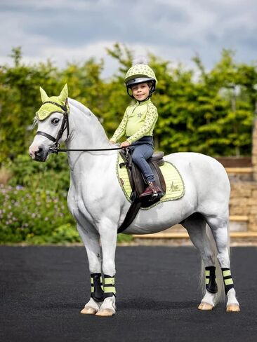 Lemieux Mini Jump Jump Suede Square Saddle for Ponies - Treasable & Soft - بطانة الخيزران - سرج للخيول - معدات وركوب الفروسية in Saudi Arabia