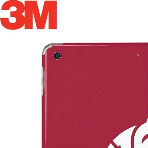 Skinit Skinit Tablet Skinner مع iPad 9.7in (2018) - تصميم شعار COUGARS COLLEER COLLEGE in Saudi Arabia