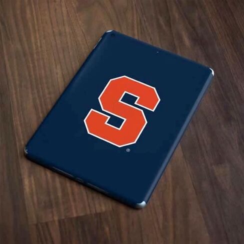 Skinit Skinit Tablet Skin Accompated مع iPad 9.7in (2017) - تصميم كلية سيراكيوز المرخصة رسميًا in Saudi Arabia