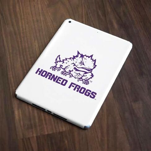Skinit Skinit Tablet Skin متوافق مع iPad 9.7in (2018) - التصميم المرخص له رسميًا College Horned Frogs TCU in Saudi Arabia