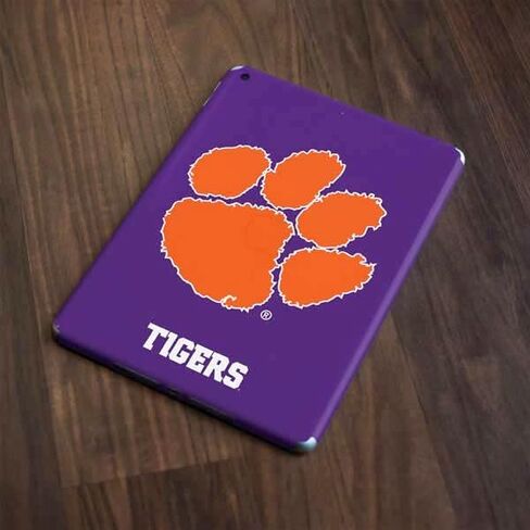 Skinit Skinit Tablet Skin Concervible مع iPad 9.7in (2018) - College College College Clemson Tiger Design Purple Design in Saudi Arabia