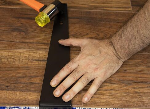 طقم تركيب أرضيات الفينيل | أدوات الأرضيات الخشبية المكونة من 43 قطعة مع 40 فاصلًا وقضيب سحب عالي التحمل وكتلة التنصت | مطرقة مقبض من الألياف الزجاجية المطورة، قبضة ناعمة غير قابلة للانزلاق in Kuwait