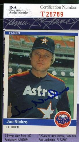Joe Niekro 1984 Fleer Jsa Coa Hand Signed Authentic Autographed - Baseball Slabbed Autographed Cards in Saudi Arabia