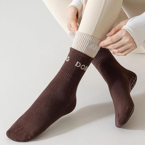 جوارب بيلاتس مقبلة 2 ردة للنساء مع قبضة غير قابلة للانزلاق ، جوارب ترهل اليوغا مع قبضة لمستشفى Barre Worling Hospital Long Scrunch in Kuwait