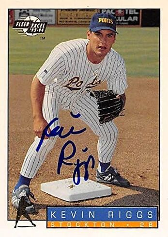 Kevin Riggs بطاقة البيسبول موقعة (Milwaukee Brewers ، FT) 1994 Fleer Excel #84 - Baseball Slabbed Cards in Kuwait