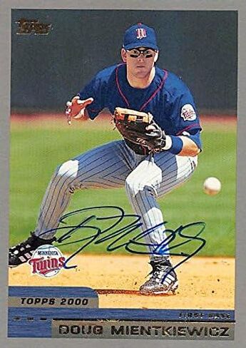 Sports Memorabilia Autograph Warehouse 246192 Doug Mientkiewicz Autographed Baseball Card - Minnesota Twins 2000 Topps - No. 153 in Saudi Arabia