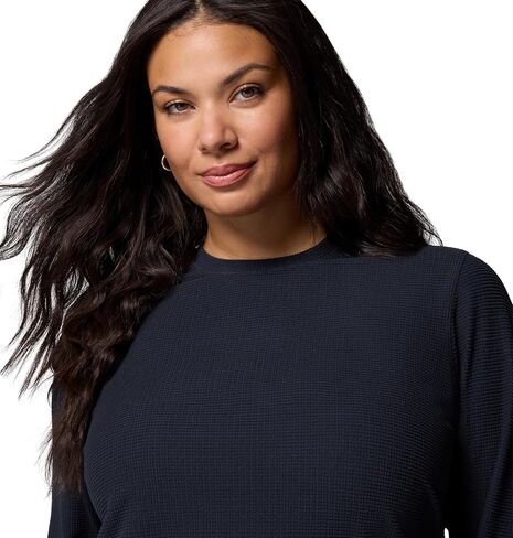 Columbia Women's Brea Falls Grid Crew Long Sleeve in Saudi Arabia