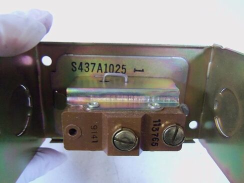 Honeywell S437A1025 SAIL SILL SWITCH ، 1 spst مع حالة وغطاء in Saudi Arabia