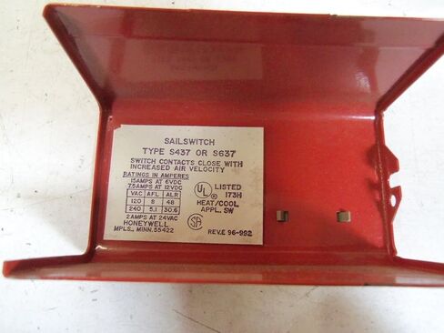 Honeywell S437A1025 SAIL SILL SWITCH ، 1 spst مع حالة وغطاء in Saudi Arabia