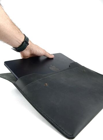 حافظة ماك بوك اير 13 بوصة من الجلد الطبيعي 100% مصنوعة يدويًا/حقيبة ماك بوك اير 13 بوصة (أسود) in Kuwait