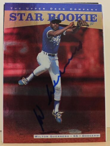 Autographed - MLB Autographed Baseball Cards in Saudi Arabia