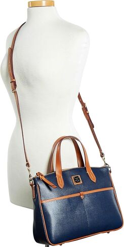 حقيبة يد Dooney & Bourke ، Saffiano Small Daniela Satchel in Kuwait