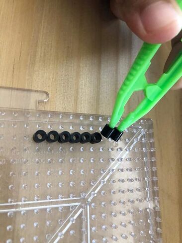 5 قطع من ملاقط الخرز، ملاقط بلاستيكية للخرز للأطفال، مشغولات يدوية ذاتية الصنع in Kuwait