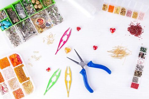 5 قطع من ملاقط الخرز، ملاقط بلاستيكية للخرز للأطفال، مشغولات يدوية ذاتية الصنع in Kuwait