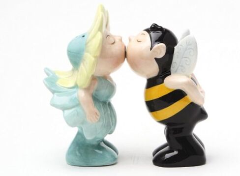 Pacific Giftware Flower and Bee Kissing Salt & Pepper Shaker Set in Saudi Arabia