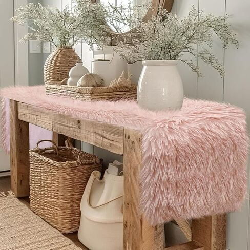 Yuboo Fluffy Desser Runners لغرفة النوم ، White Chrismtas Table Runner Fur Fur Touch لمسة غطاء خزانة ملابس أعلى ، عداء طاولة الفراء فو لمطاولة القهوة ، غرفة المعيشة 14 × 72 بوصة in Kuwait