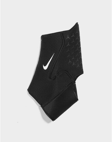 Nike Unisex – Adult's Pro 3.0 Protector in Saudi Arabia