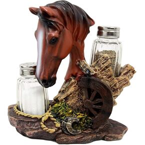 Ebros Country Western Chestnut Brown Stallion Horse by Farm Wagon Wheel Lasseshoes Salt و Pepper Hards Horder Set 6.25 "تمثال ديكور ريفي عالي الطراز (بني بني) in Kuwait