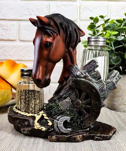 Ebros Country Western Chestnut Brown Stallion Horse by Farm Wagon Wheel Lasseshoes Salt و Pepper Hards Horder Set 6.25 "تمثال ديكور ريفي عالي الطراز (بني بني) in Saudi Arabia