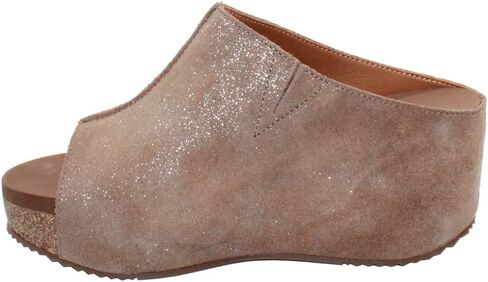 VOLATILE Women's Carrier Wedge Sandal in Kuwait
