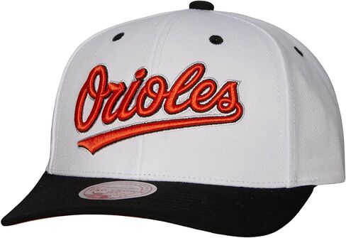 Mitchell & Ness Baltimore Orioles Evergreen Snapback قبعة قبعة قابلة للتعديل - أبيض in Kuwait